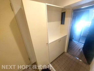 【玄関】 | シティパーク武庫之荘 | 玄関には大きなシューズBOXが設けられております♪ご家族のたくさんの靴もスッキリ収納できますね！！