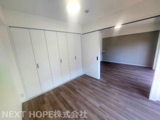 【洋室】 | シティパーク武庫之荘 | リビングに面した洋室の建具をオープンにしていただくとさらに広がる空間を確保できます！