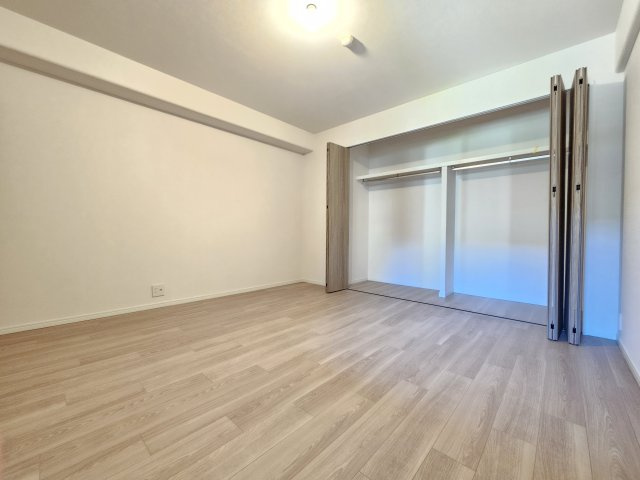 サンシティ桂坂参番館の洋室|ゆったりした洋室です