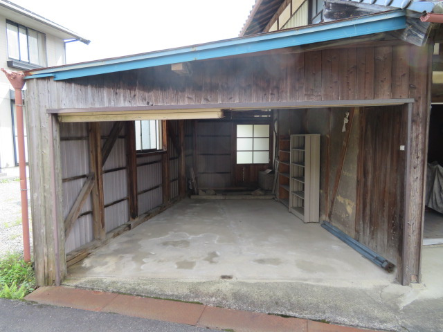 桟敷大嶋邸の収納|倉庫ガレージ