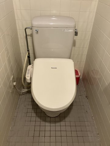 小多利濱田邸のトイレ|落ち着いた色調のトイレです