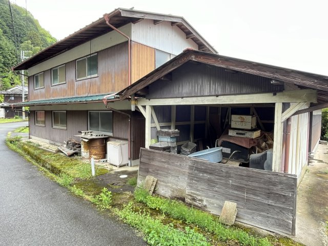 稲畑中古戸建（農地付き）の外観|倉庫