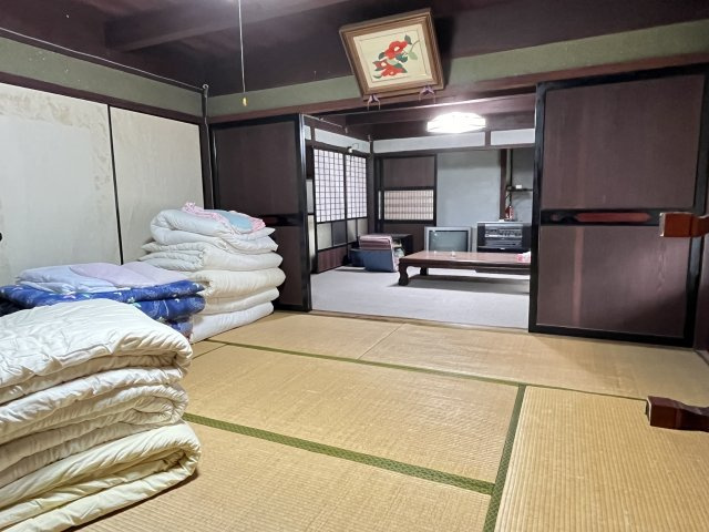 稲畑中古戸建（農地付き）の和室|畳の上でゆっくりとくつろげる和室です