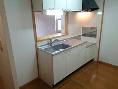 【キッチン】 | リバーサイド・ガーデン打田Ａ | キッチンでお料理をお楽しみください