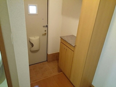 【玄関】 | リバーサイド・ガーデン打田Ａ | ゆったりとした玄関です