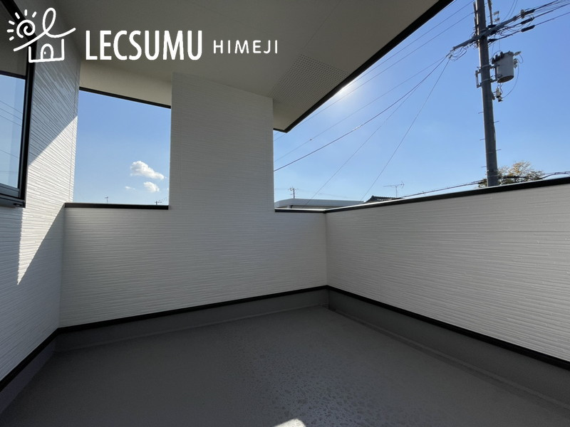 姫路市飾磨区今在家2丁目/新築戸建のバルコニー