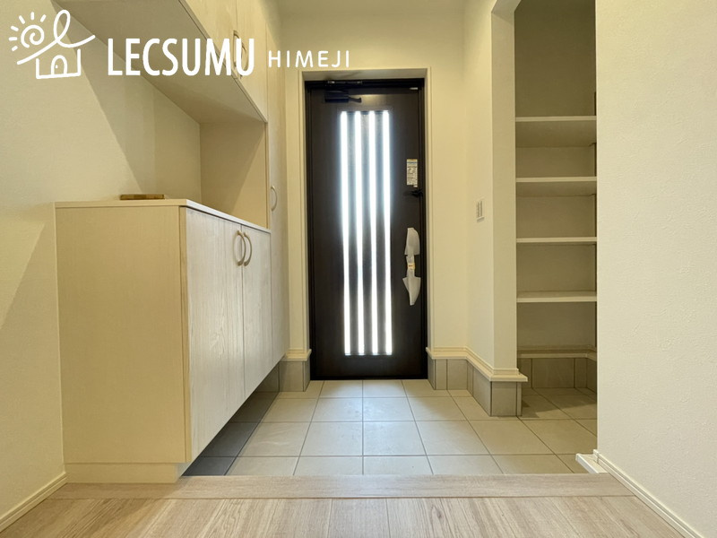 姫路市飾磨区今在家2丁目/新築戸建の玄関