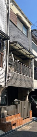 大日東町　中古一戸建ての外観|新しい生活にいかがでしょうか？外観はお住まいの顔になります。こだわりたいポイントですね。外壁塗装や屋根塗装のご相談も承っております。
■現地内覧・資金計画相談・住宅ローン相談もお問合せ受付中■