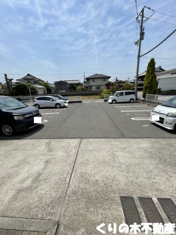 【駐車場】 | イースト・バード | 駐車場完備です