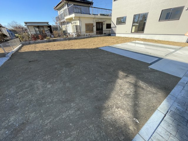 佐波郡玉村町9期（全2棟）1号棟の庭