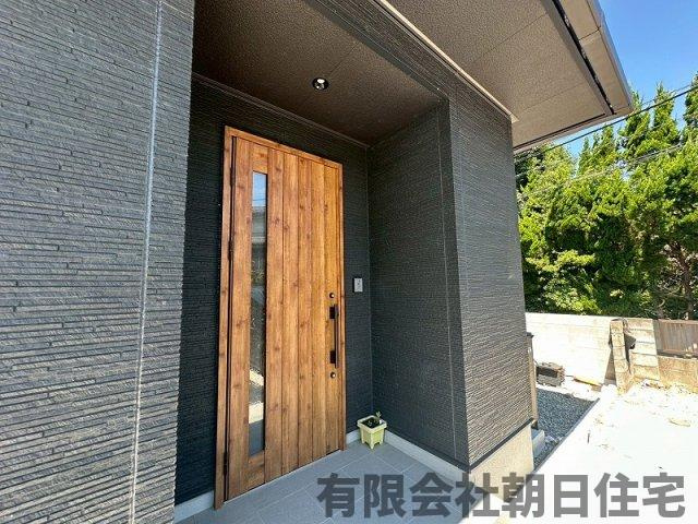 【玄関】 | 南平台築浅中古戸建 | シンプルで使いやすい玄関です