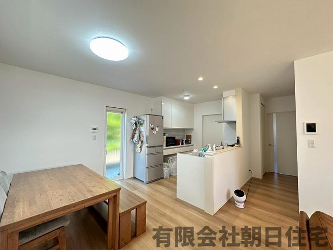 【居間・リビング】 | 南平台築浅中古戸建 | リビングです