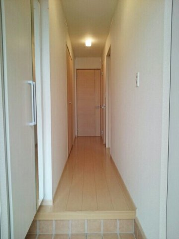 ノーブル・フォーシーズンＢの玄関