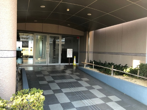 レックス・フェスタ野洲のエントランス