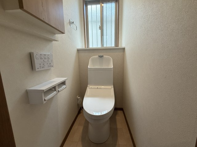 明石市二見町東二見戸建のトイレ