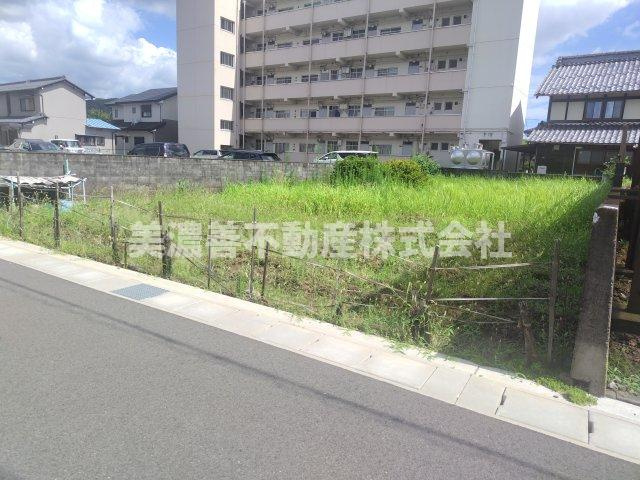 ６５６１２　岐阜市岩倉町土地の外観