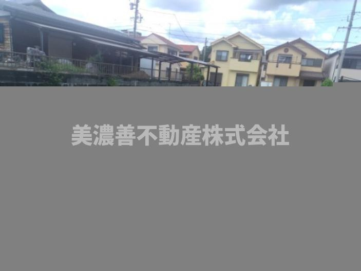 ６５６１２　岐阜市岩倉町土地の外観