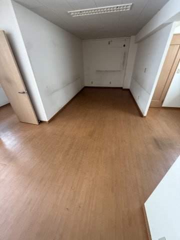 多摩市豊ヶ丘２丁目の事務所の内装|【Pハイツ2】