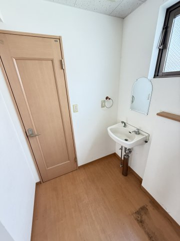 多摩市豊ヶ丘２丁目の事務所のキッチン|【Pハイツ2】