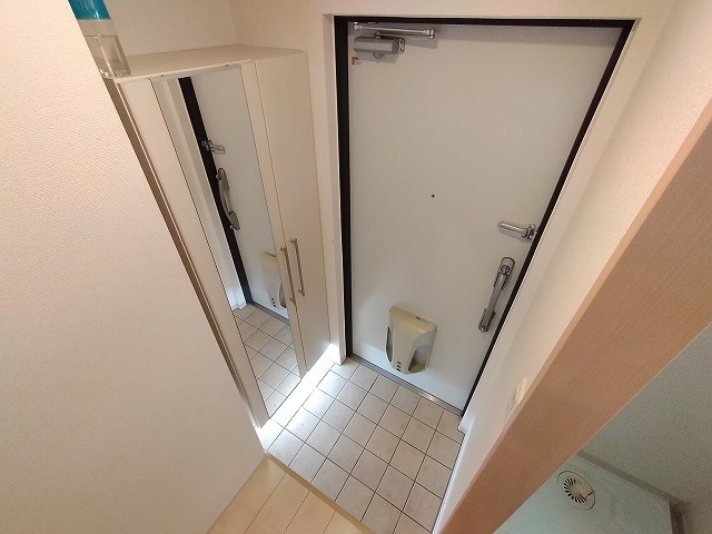 神戸市長田区二葉町７丁目の賃貸マンションの玄関|シューズボックス付き