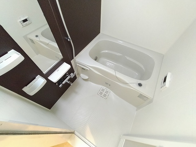 神戸市長田区二葉町７丁目の賃貸マンションの浴室|追い焚き機能付き