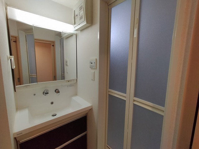 神戸市長田区二葉町７丁目の賃貸マンションの洗面所