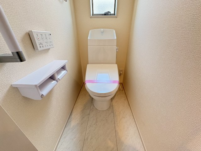 神戸市西区玉津町新方新築戸建8号棟のトイレ