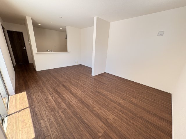 神戸市西区玉津町新方新築戸建8号棟の居間・リビング