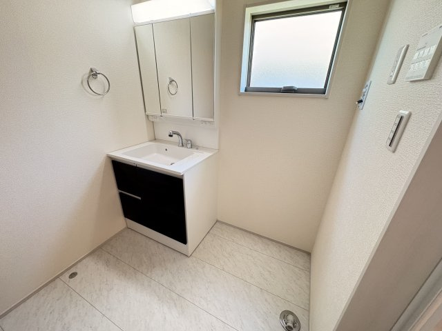 神戸市西区玉津町新方新築戸建8号棟の独立洗面台