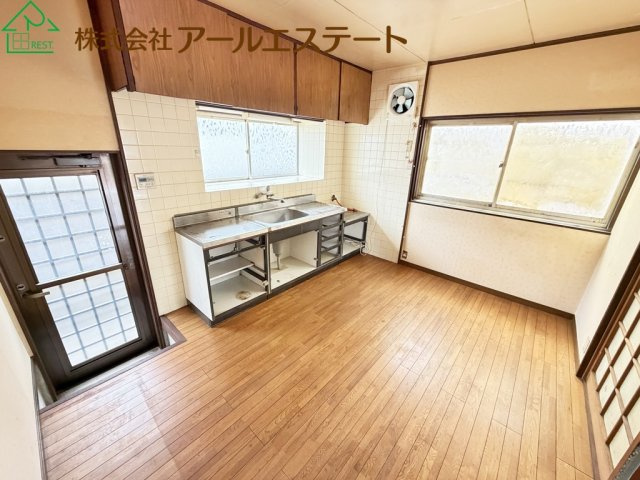 加古川市東神吉町西井ノ口　　JR「宝殿駅」徒歩11分の居間・リビング