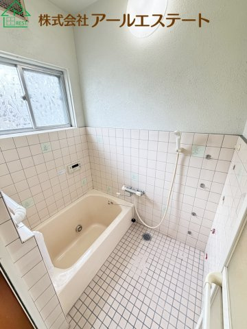 加古川市東神吉町西井ノ口　　JR「宝殿駅」徒歩11分の浴室