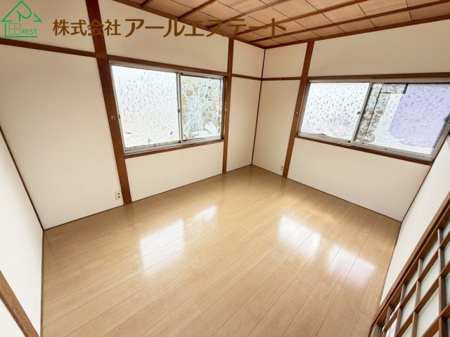 加古川市東神吉町西井ノ口　　JR「宝殿駅」徒歩11分の洋室