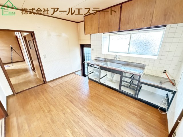 加古川市東神吉町西井ノ口　　JR「宝殿駅」徒歩11分の居間・リビング