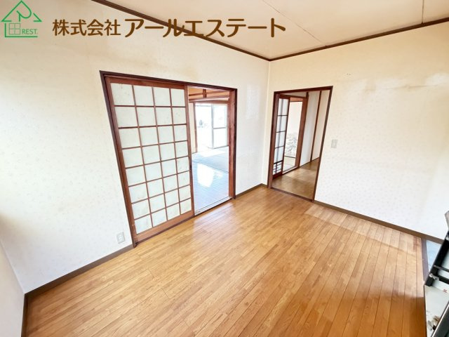 加古川市東神吉町西井ノ口　　JR「宝殿駅」徒歩11分の居間・リビング