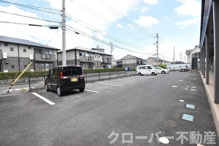 ＧＥＮＥＳＩＳの駐車場|駐車場