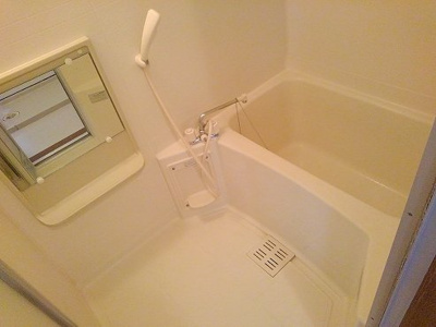 【浴室】 | エルガーデンⅡ | 落ち着いた空間のお風呂です