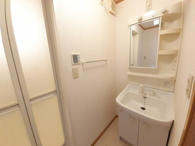 【洗面所】 | フリーデンＡ | 使いやすい洗面所です