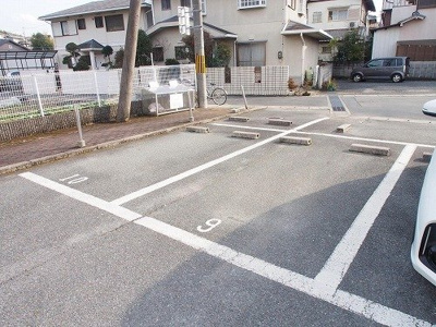 【駐車場】 | エクセル北門 | 車をお持ちの方に嬉しい駐車場付きの物件です