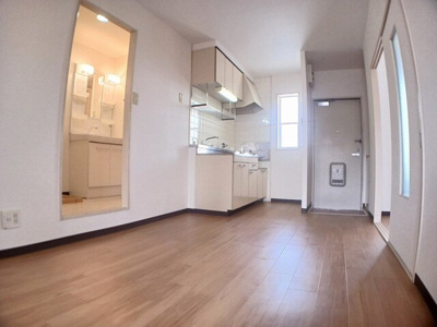 【居間・リビング】 | コーポ三輪 | ゆったりとした居間です