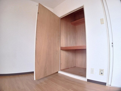 【収納】 | コーポ三輪 | ちょっとした収納スペースも充実しています