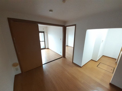 【居間・リビング】 | シャルマン今宿 | 使いやすい居間です