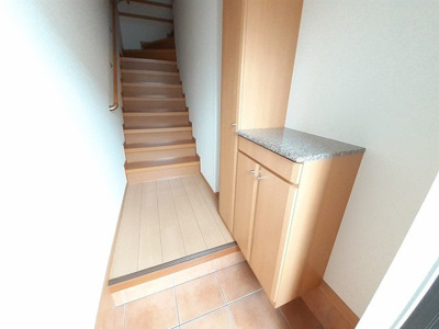 【玄関】 | アウローラＭ　Ｂ | ゆったりとした玄関です