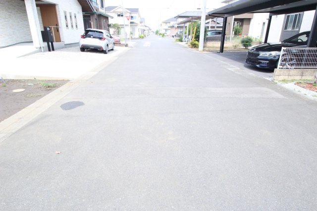 《分譲地》下野市仁良川　全4区画（区画4）の周辺|東側接道　南から