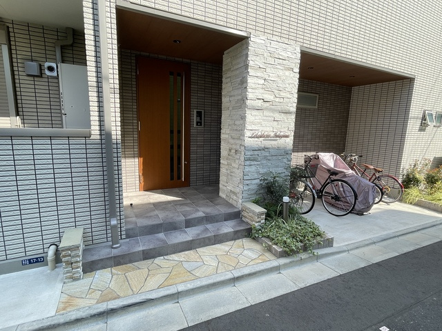 レーベンハイム向島のエントランス|★オートロック付きエントランス★