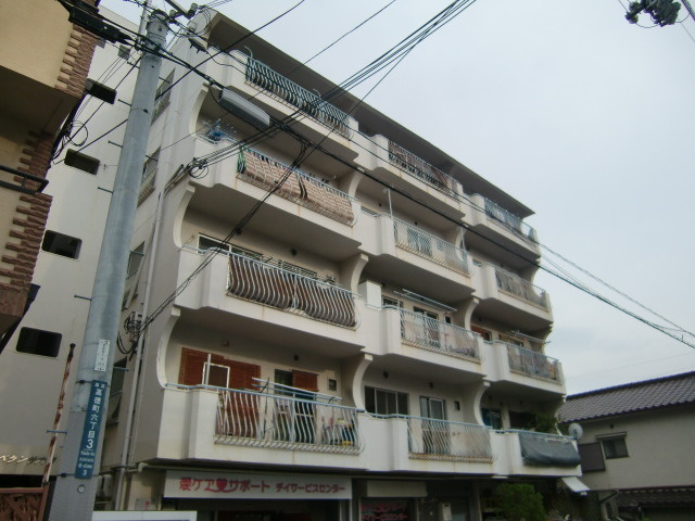 グランディア六甲ＳＴＯＲＩＡの外観