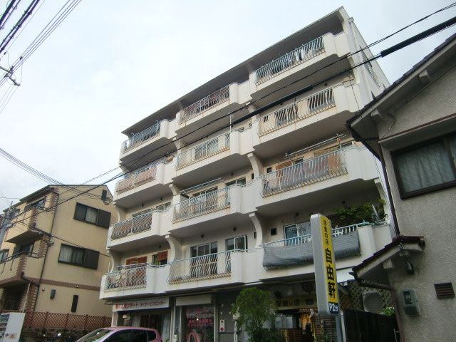 グランディア六甲ＳＴＯＲＩＡの外観