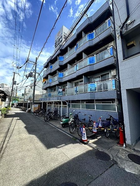 ロータリーマンション上新庄 の外観