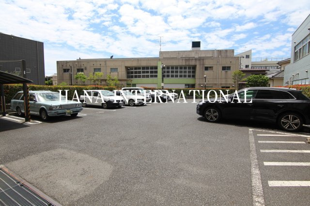 SunSpringTowerの駐車場