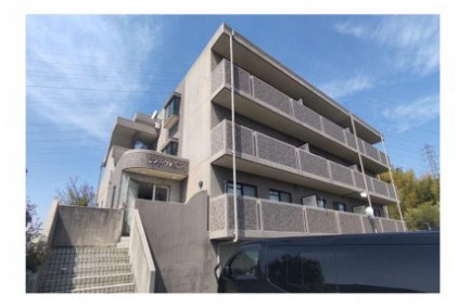 Ｂｒｅｅｚｅ　ｃｏｕｒｔ