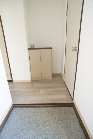 谷口町ハイツの玄関